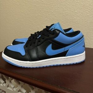 Air Jordan 1s Low Blue & Black Size 8.5